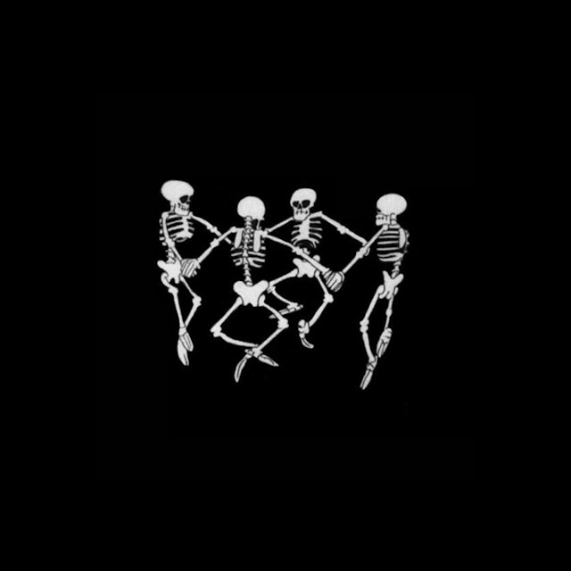 Spooky scary skeletons мальчик поет