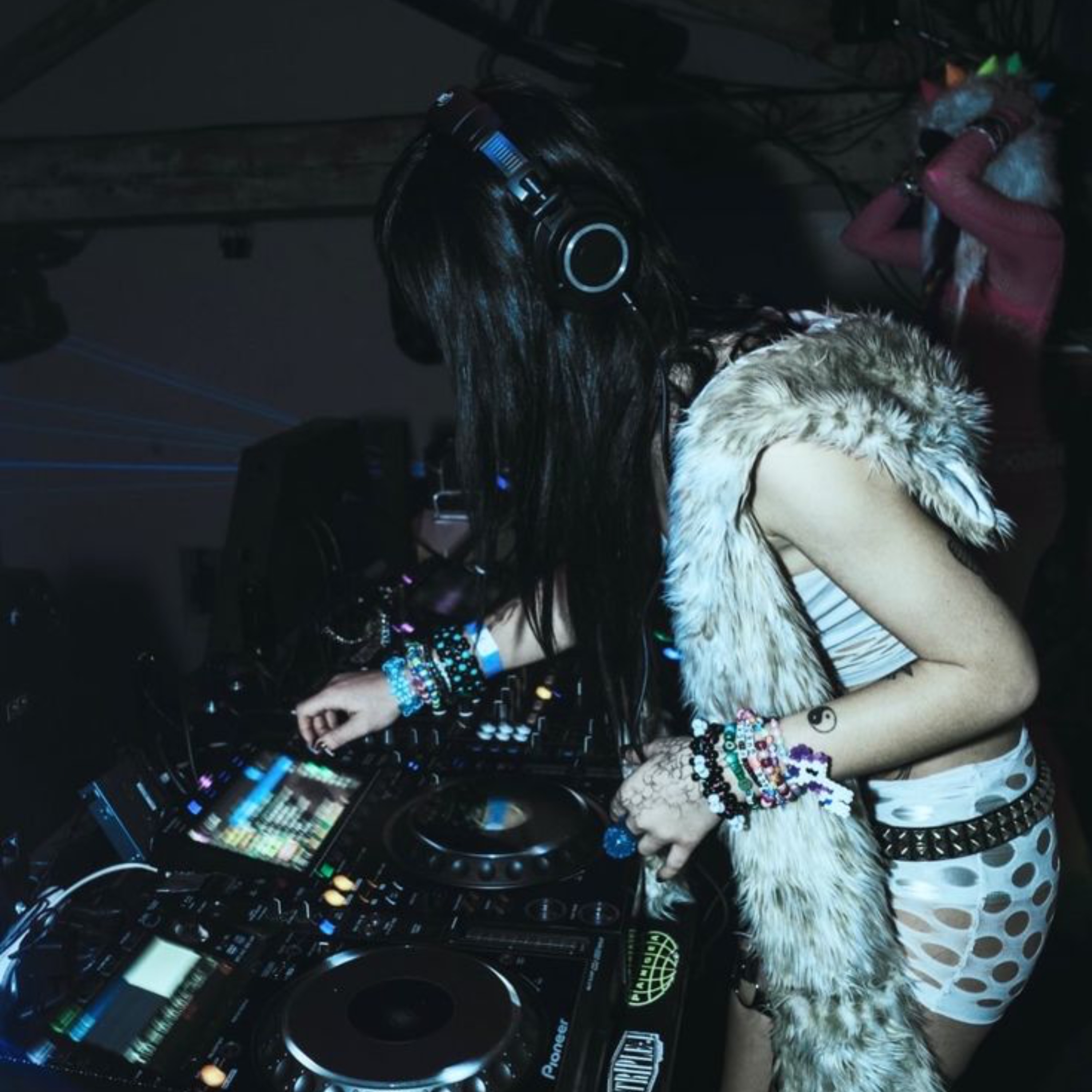 YOUNG ND TURNT! artwork