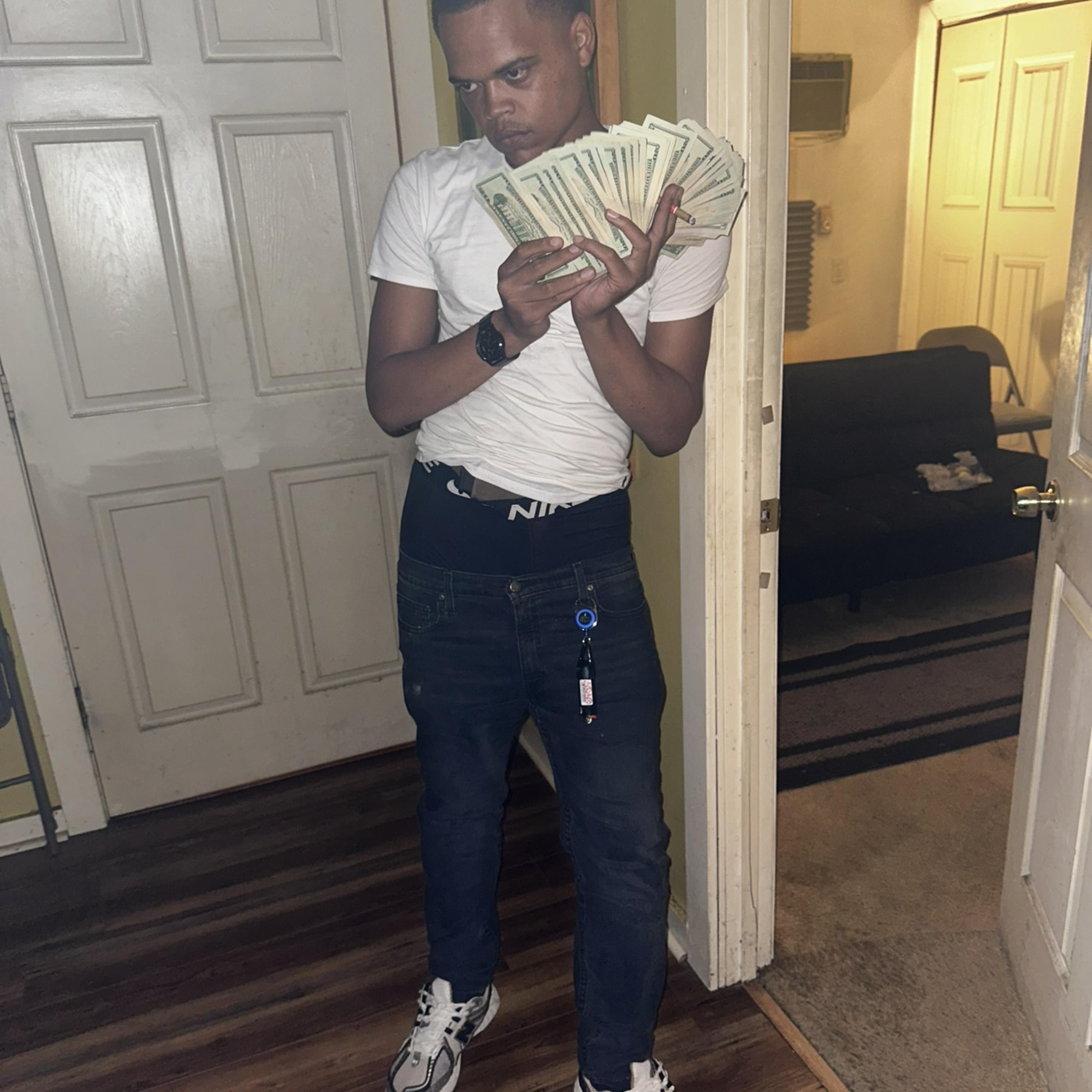 Long Nose 40 artwork