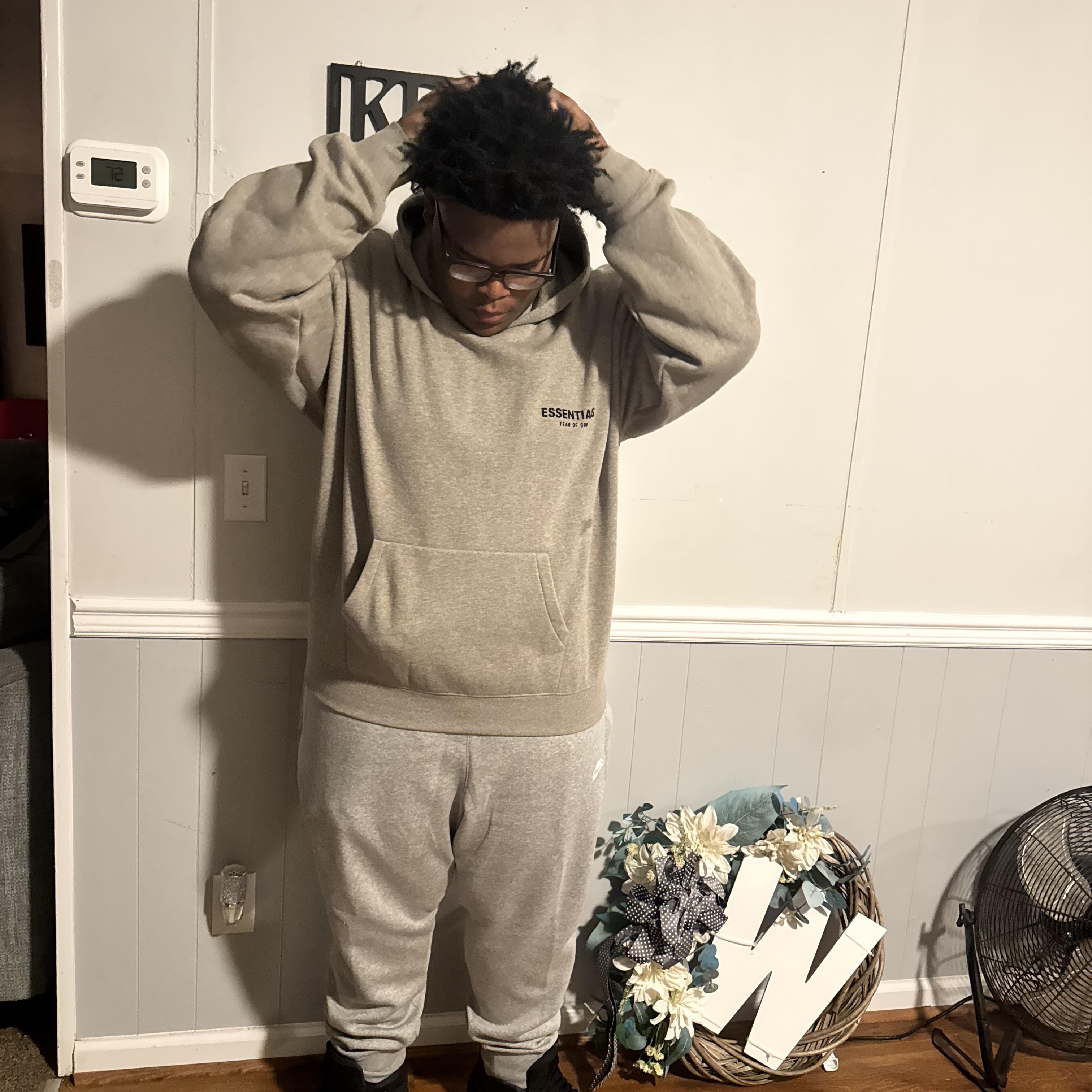 too 3asy artwork