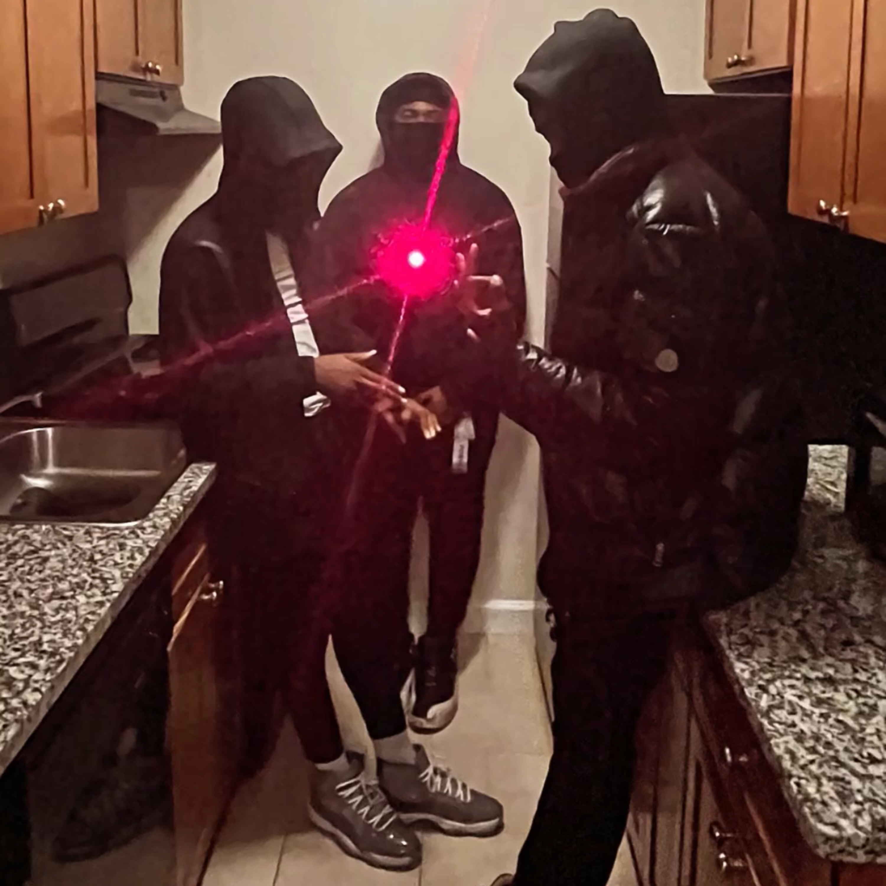 Get Onna Floor artwork