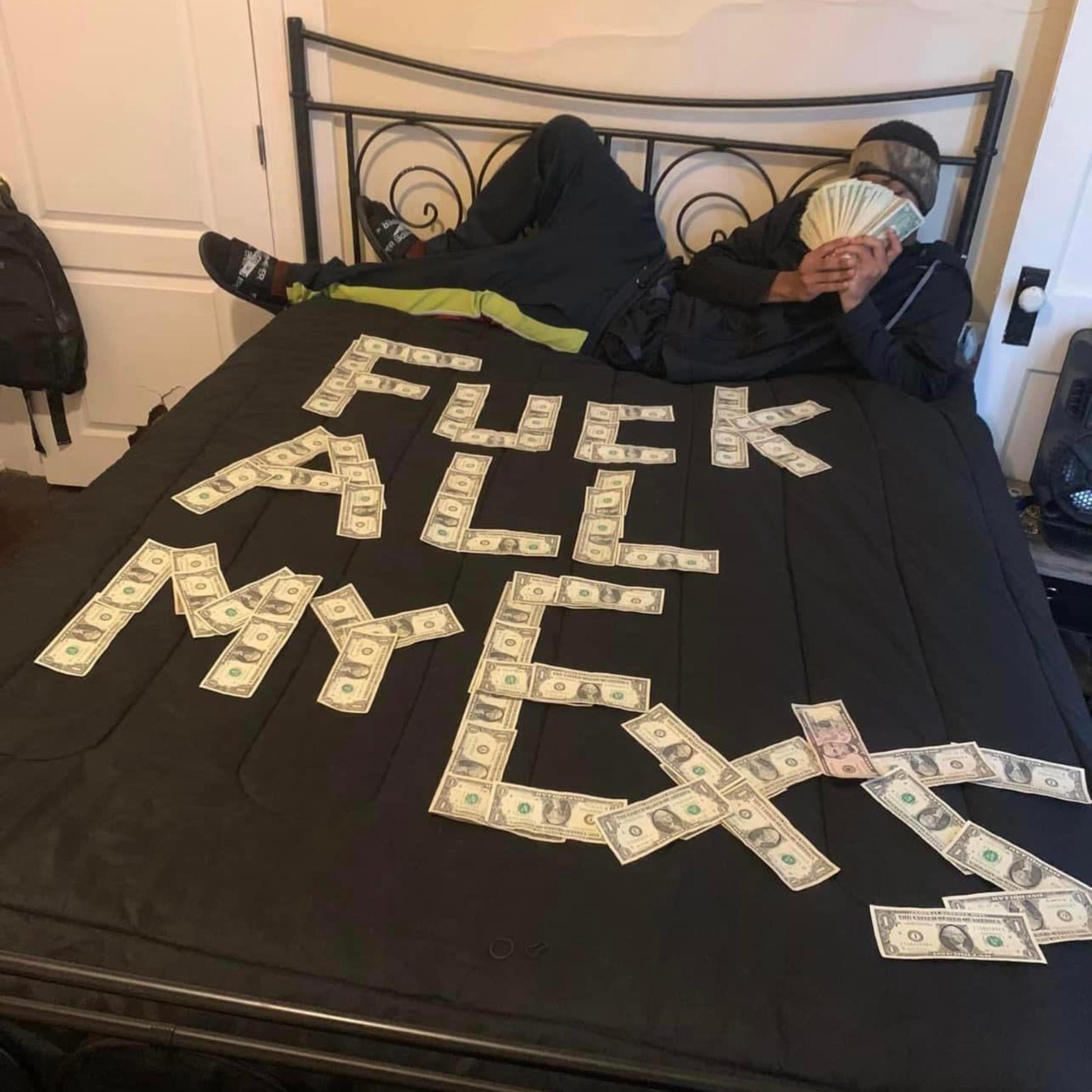 Don't Love Hoe's artwork