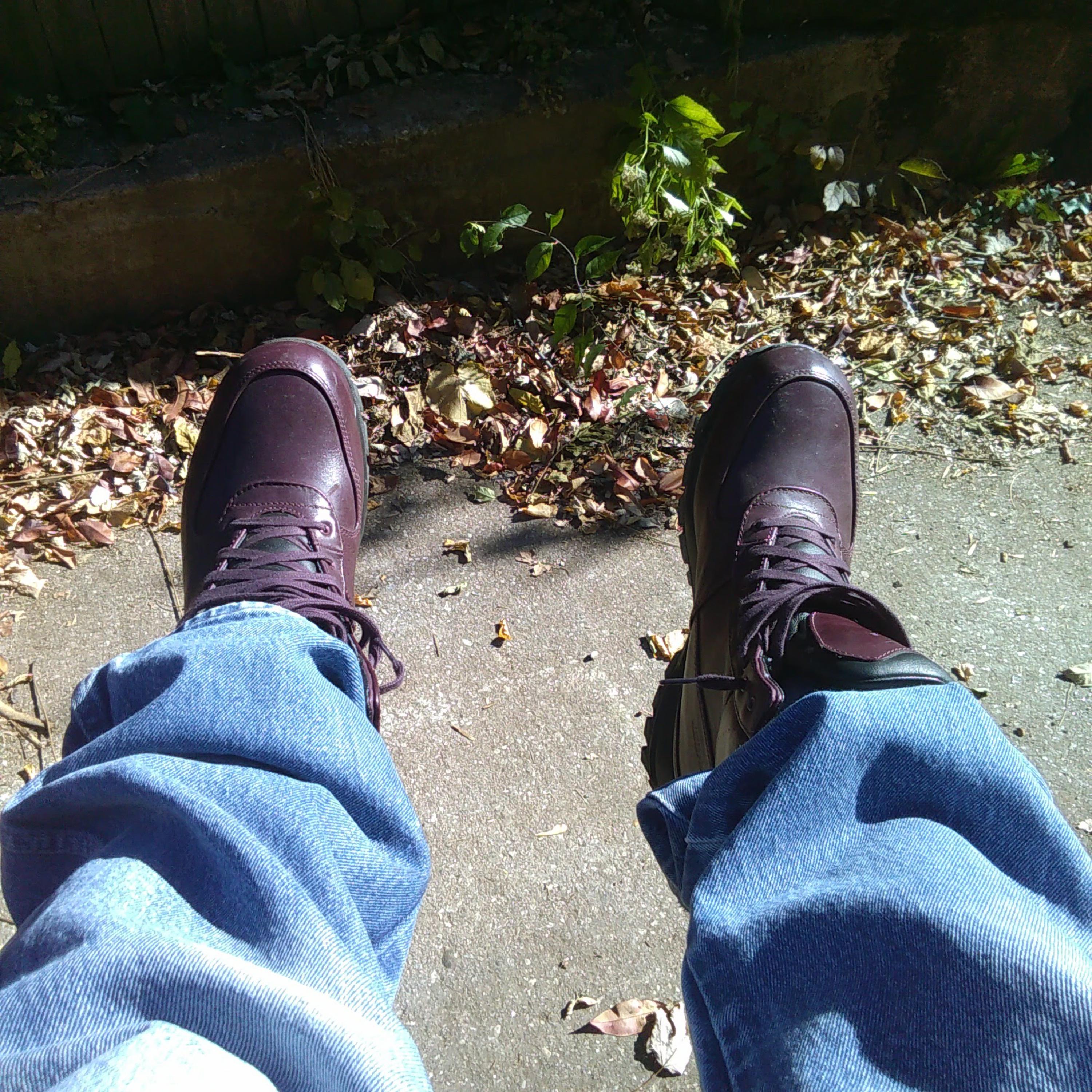 Cant Walk In My Shoes artwork