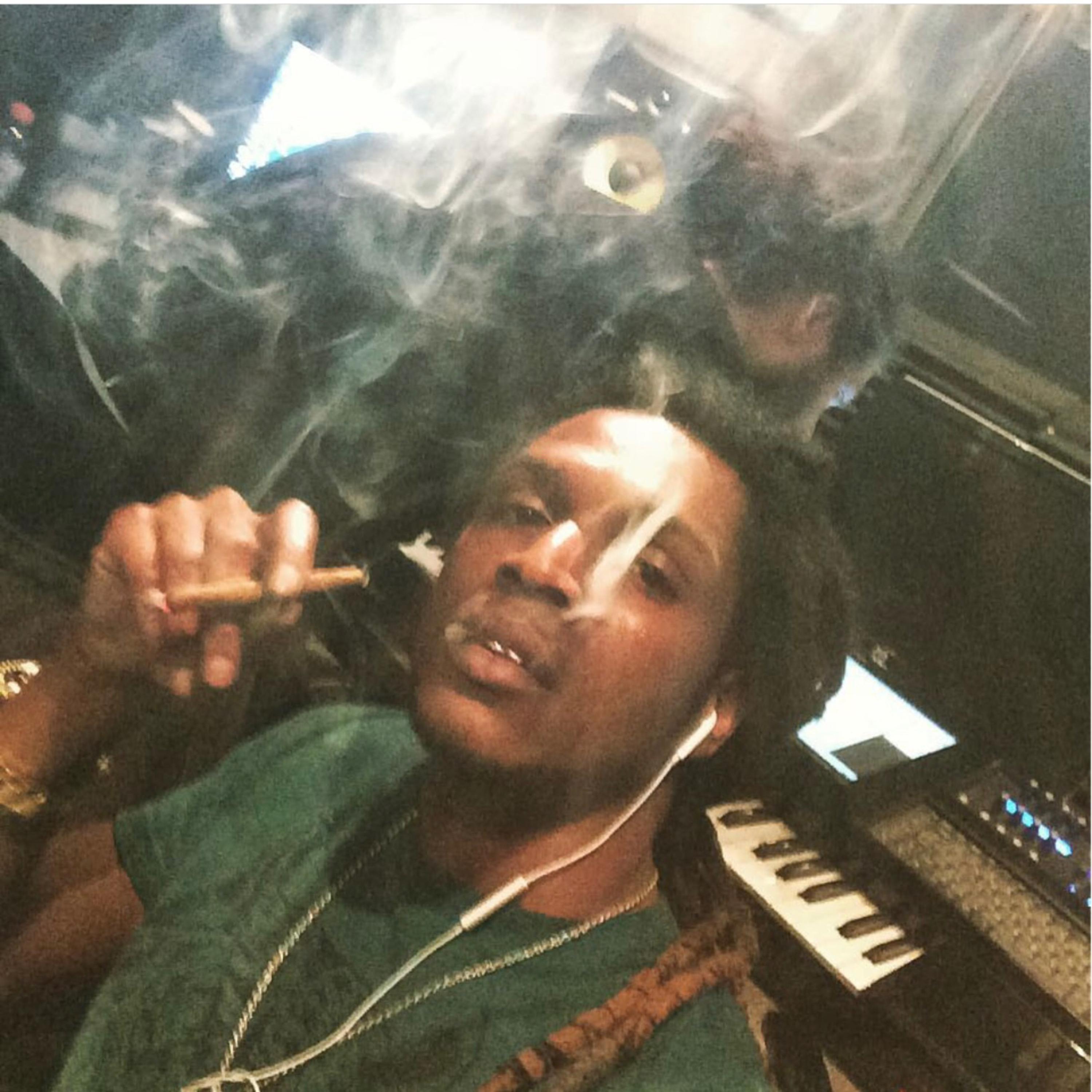 Dis How We Live artwork