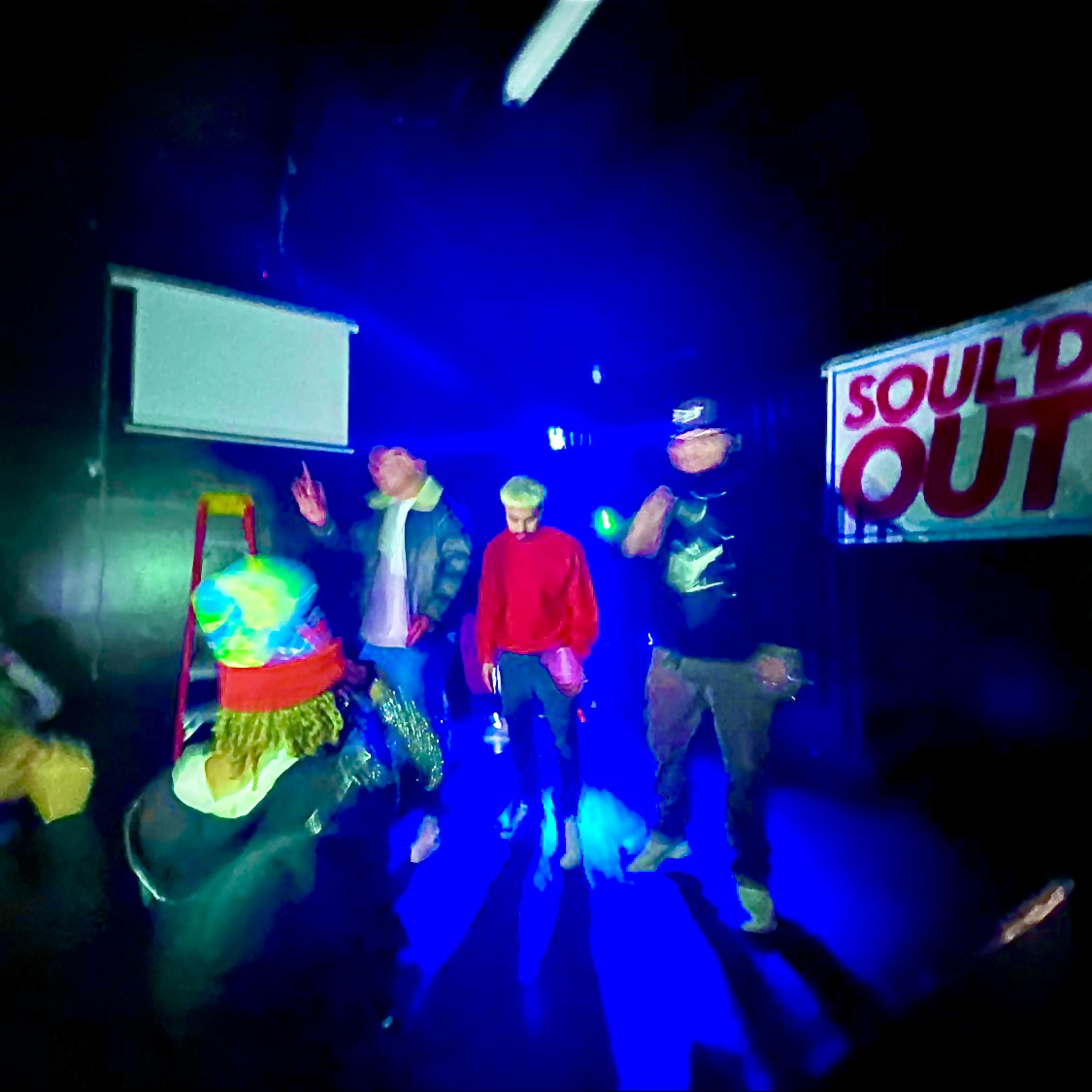 7D P0ST THESH0W artwork