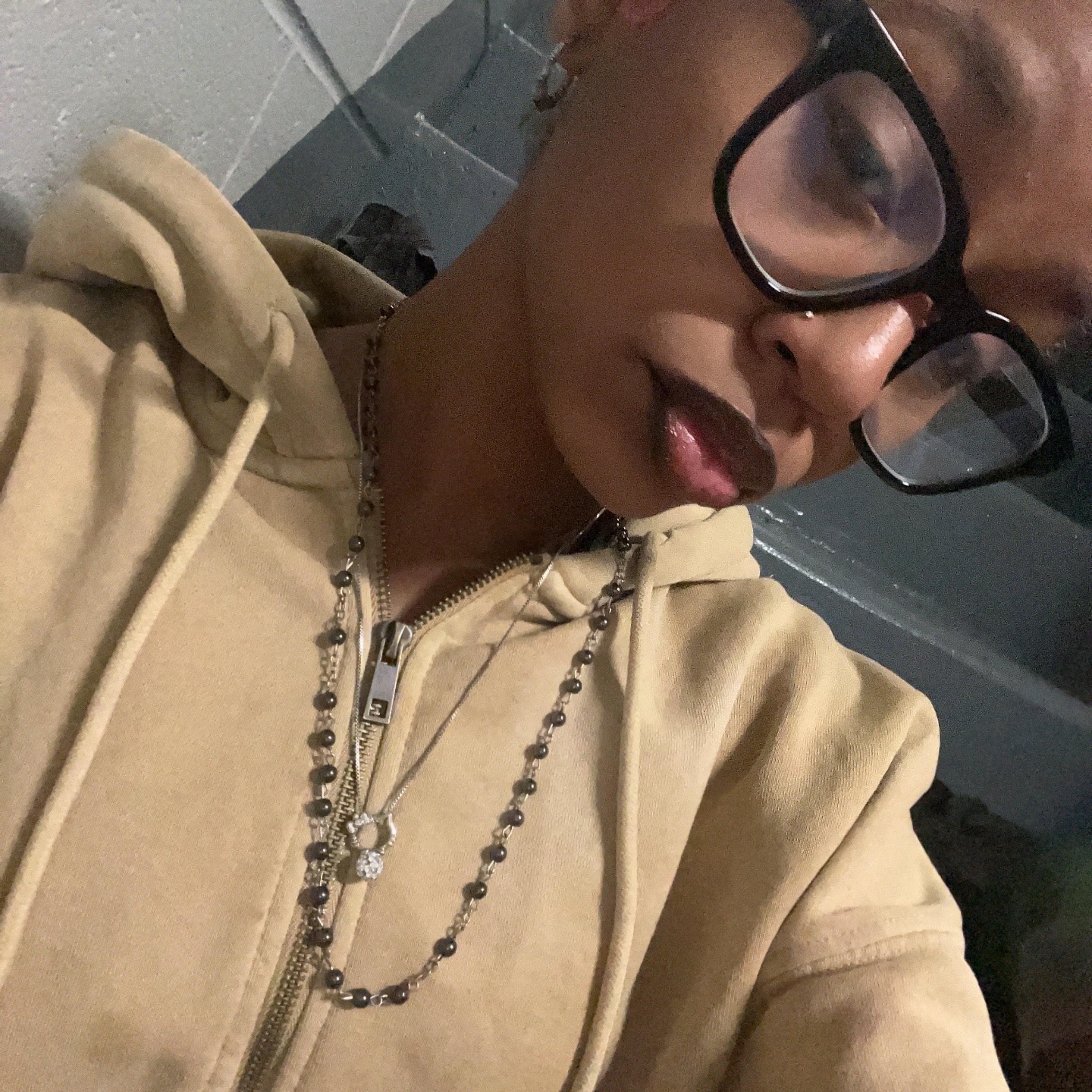 hoodtrapin! (deluxe) artwork